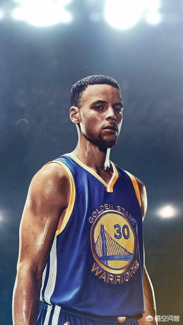 有人说库里作为近年来自带体系第一人，如果没有他就没有格林和汤普森，你怎么看？