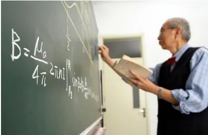 高校领导遇查酒驾逃跑被截，他是否更该规范自己的言行?