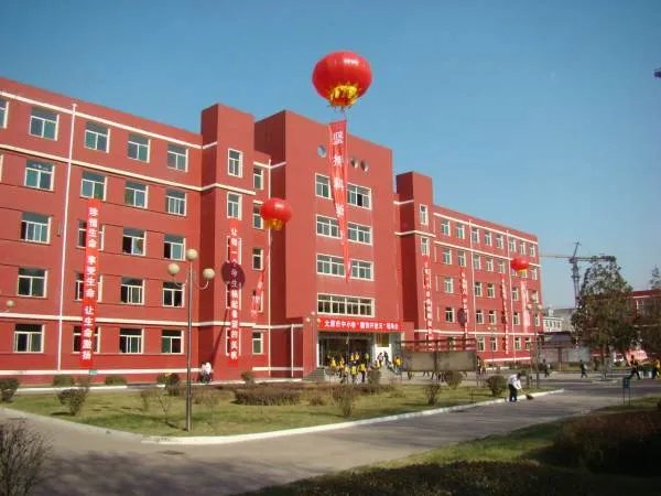 山西一小学强制学生买保险的做法合理吗？