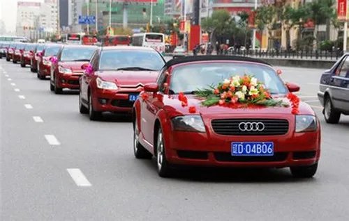 婚礼车队价格表  结婚一般要几辆车