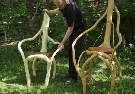 山东小伙用八年种出天然椅子,这样种做有意义吗?