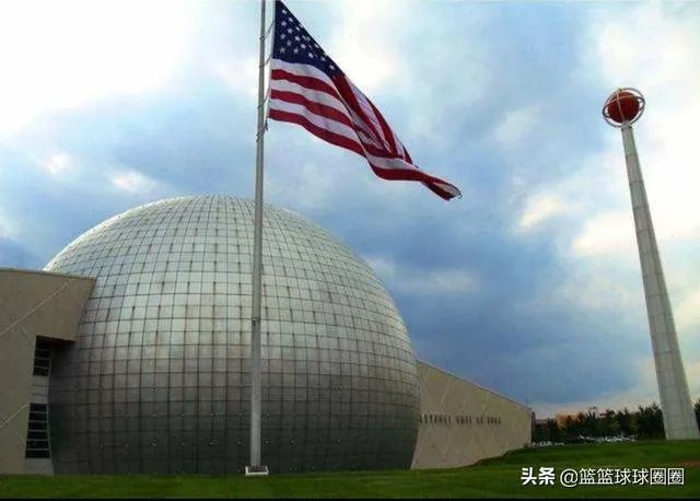 你觉得谁能代替科比在2020的名人堂上演讲?为什么?