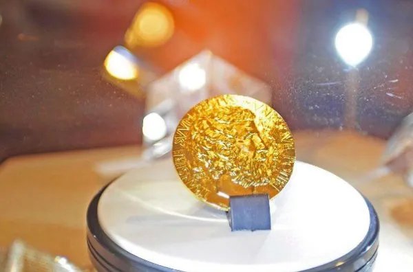 诺贝尔奖金增加至110万美元，诺贝尔是全球最高奖项吗？