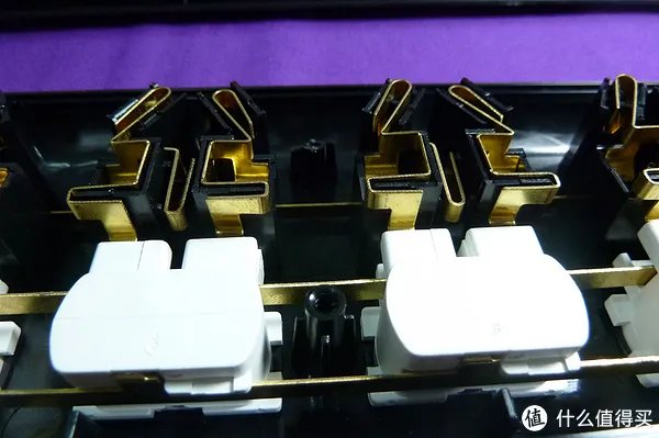 精益求精 突破自我——评测突破保镖系列六位插座