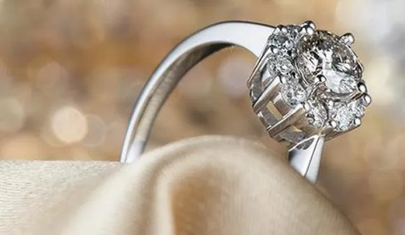 宣布结婚朋友圈说说该怎么写 朋友圈宣布结婚邀请该怎么说