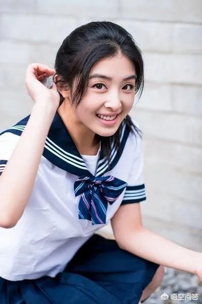 哪个女明星穿校服最好看？