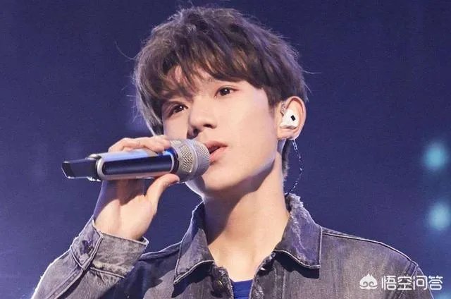 关晓彤王源两位童星成年之后经历了哪些惹争议的转变?