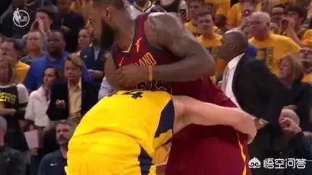 步行者17分逆转骑士,2-1领先,博格达30分力压詹姆斯,如何看待这场比赛?