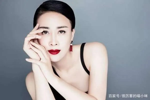 2007年，林志玲主动向那英示好，那英却直言别装了！发生了什么？