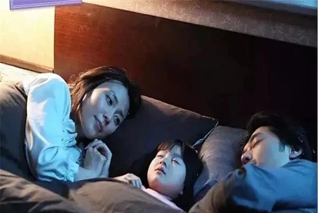 有一种完美发育叫胡军女儿，1米85身材堪比超模，窈窕迷人，你觉得呢？