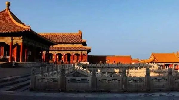 故宫为什么不晚上开放？