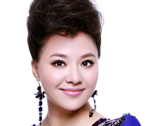 歌唱家王丽达：嫁给妈妈看中的女婿，婚后生一子，如今她还好吗？