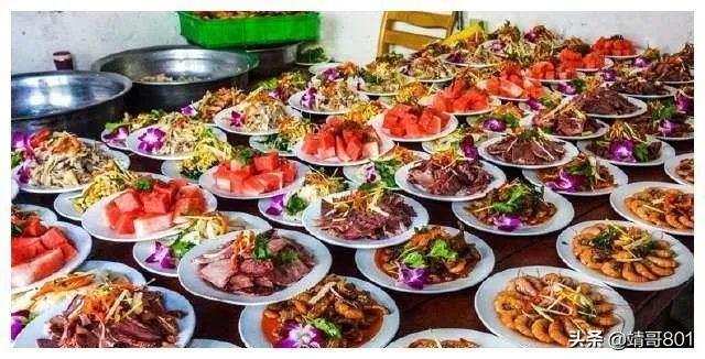 农村红白喜事都请客随礼的风俗是陋习吗?应不应该破除?