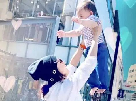 王菲谢霆锋复合六年没举办婚礼,背后的原因是什么?