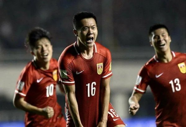 上届世界杯预选赛12强赛,为什么半个亚洲都在帮中国?