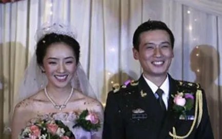 刘晓洁和徐洪浩“父女”变“夫妻”的转变你怎么看？