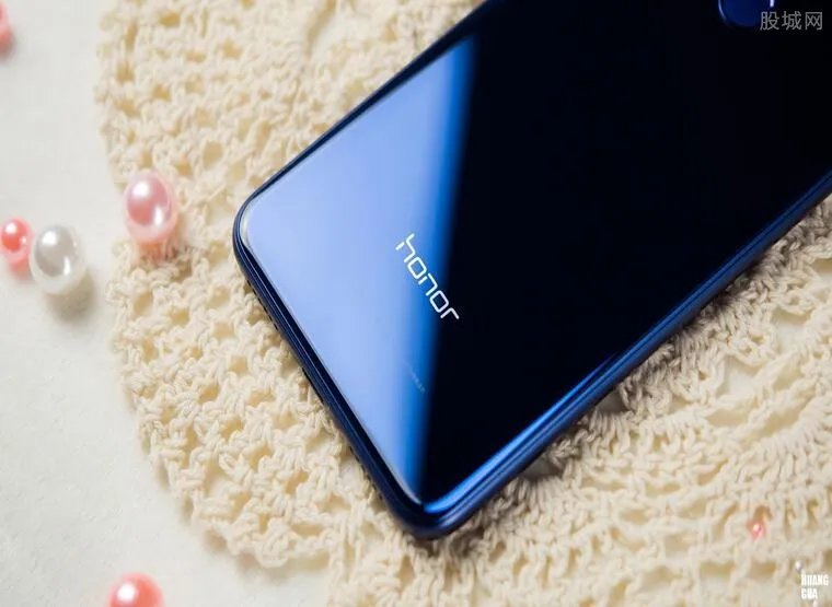 华为荣耀V20发布会最新消息 新机预计售价多少钱