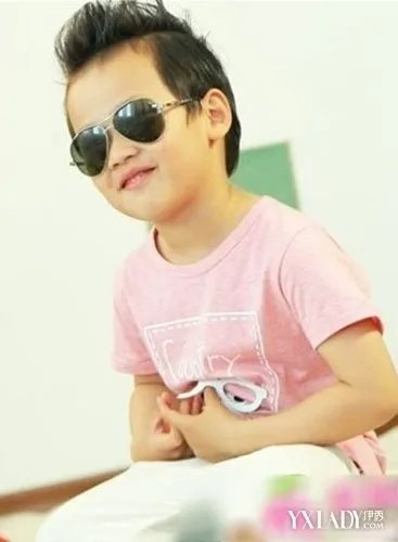 男孩新流行发型男孩新可爱发型图片