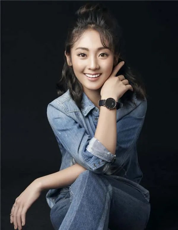 《恶魔少爷别吻我第二季》中男女主角是谁演的？