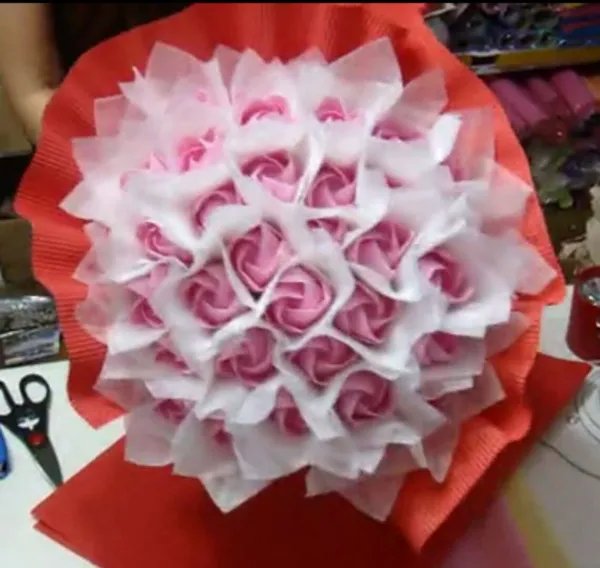 如何包装玫瑰花(图解)?