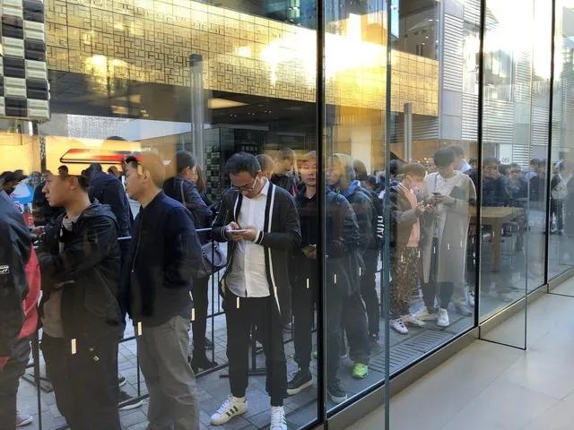 iPhone X上市会遇冷吗?