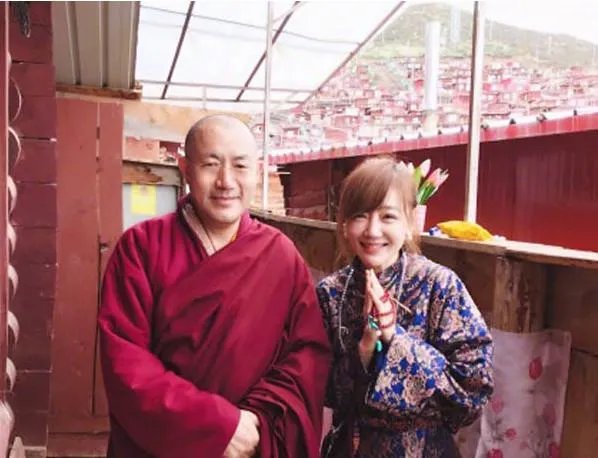 薛佳凝选择带发修行，在浮躁世界里，如何让自己沉淀下来？