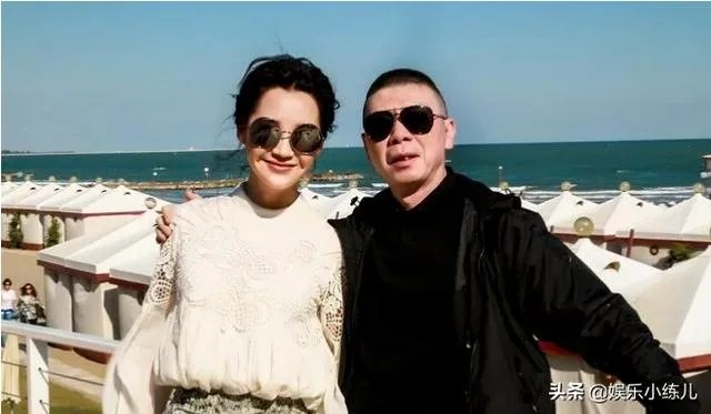 中国最迷人酒窝美女许晴，有过一位亿万富翁男友后，为何从此单着？