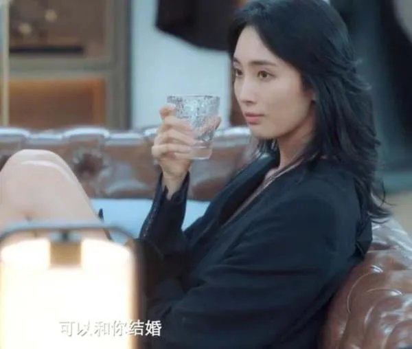 电视剧盛装人物简介