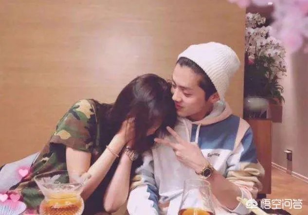 关晓彤王源两位童星成年之后经历了哪些惹争议的转变?