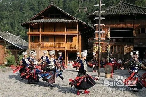 长沙到凤凰九景苗寨南长城最全面休闲三日游方案