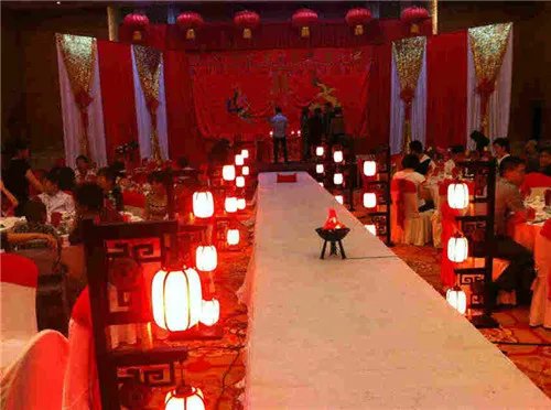 婚庆t台布置图片 如何布置婚礼t台