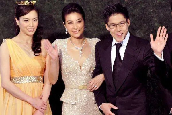 霍启刚罕见晒儿女照，豪门教育方式为何引发热议？