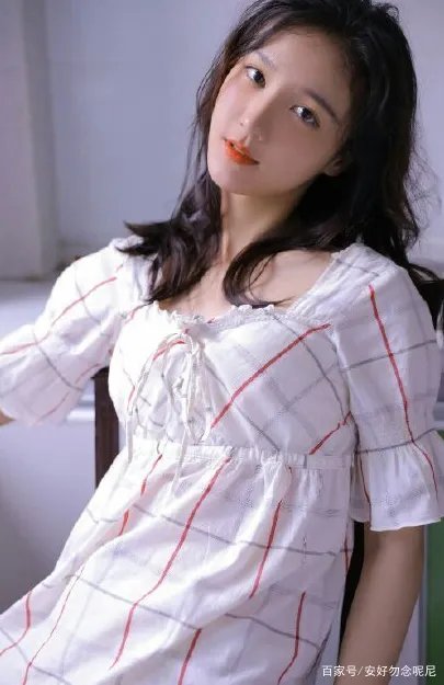 大闹火车站的女星曾被评为校花，是林妙可唯一的大学室友，她为什么不珍惜？