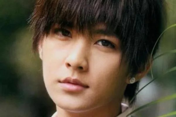 炎亚纶十大热门歌曲排行榜：《被忘录》上榜，第一生深情款款