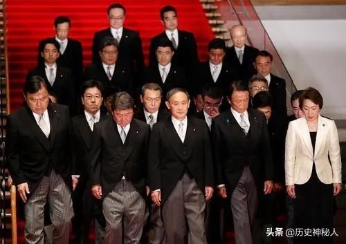日本新首相菅义伟到底是个怎样的人?