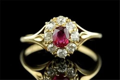 6克拉钻戒多少钱 女性适合佩戴多大的钻戒