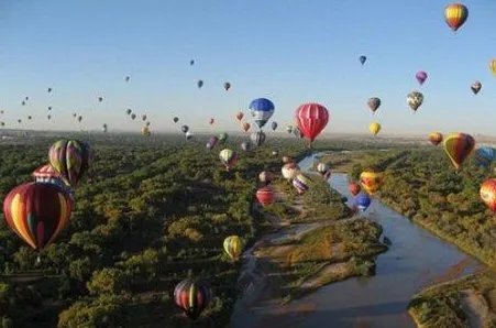 云南腾冲热气球故障致工作人员坠亡，热气球故障发生时应该如何自救？