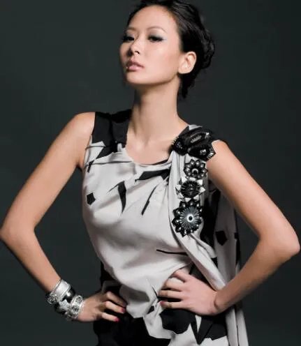 孙芸芸整容事件是真是假？ 父亲破产名媛豪门生活不受影响