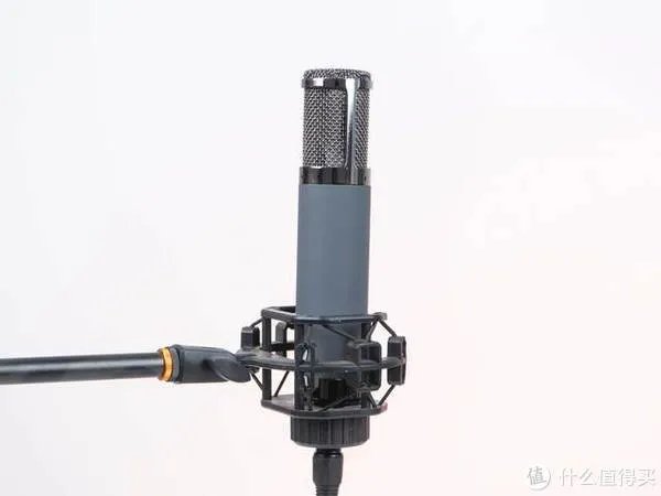带电子管的大振膜电容麦克风麦拉达T8:原来自己的声音那么好听