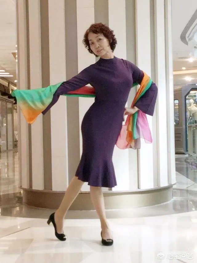 女人穿休闲衣服好看还是女人味十足的衣服好看？