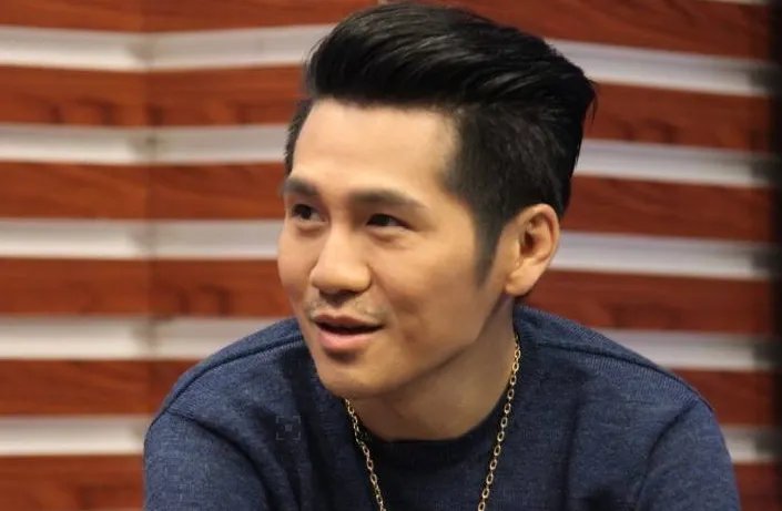 曹格妻子很漂亮，夫妻感情很好，婚姻里感情重要还是钱更重要？