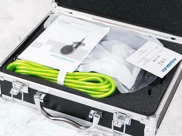 带电子管的大振膜电容麦克风麦拉达T8:原来自己的声音那么好听