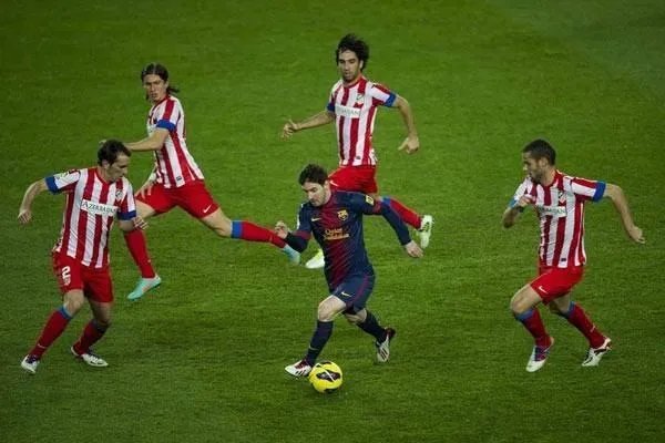 梅西被质疑不敢离开巴萨体系,巴萨为何对梅西那么重要?