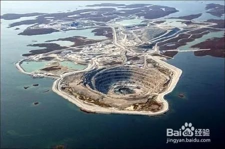 全球十大壮观坑洞：地狱之门排名第一