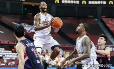 孙悦轮休，北控4分险胜广州，福格准四双，如何评价？