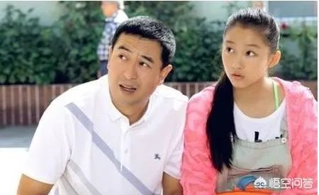 关晓彤王源两位童星成年之后经历了哪些惹争议的转变?