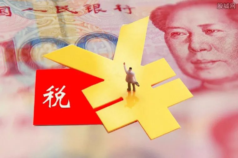 个税预期提至5000 董明珠认为应将个税提至1万