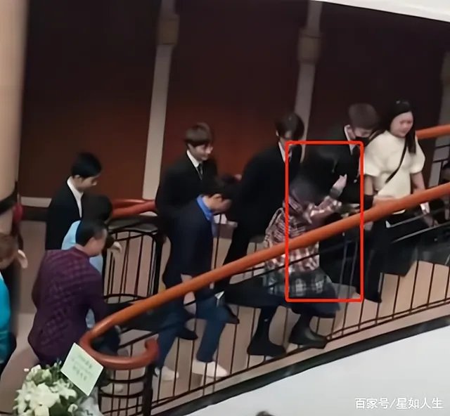 娱记曝谢娜二胎想在国外待产,因生完双胞胎后身体变差,你怎么看?