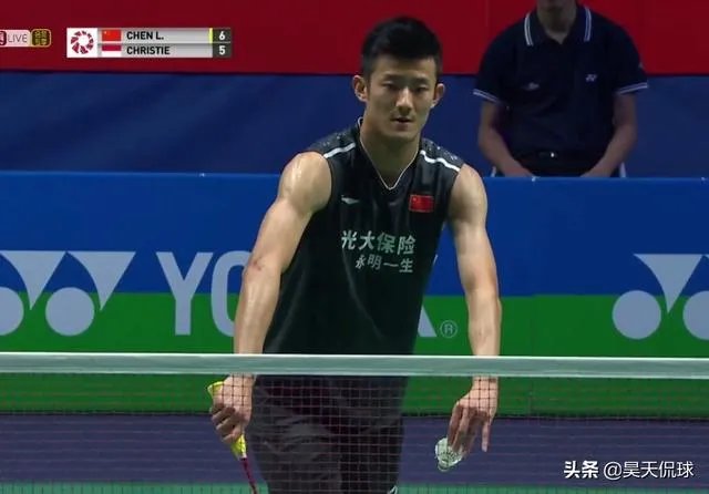 谌龙两局横扫乔纳坦成功卫冕法羽赛男单冠军,夺取赛季首冠。本场比赛你怎么看?