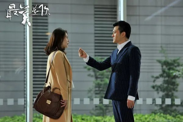 当年于小伟和高圆圆分手后，为什么一定要坚持找圈外人结婚？